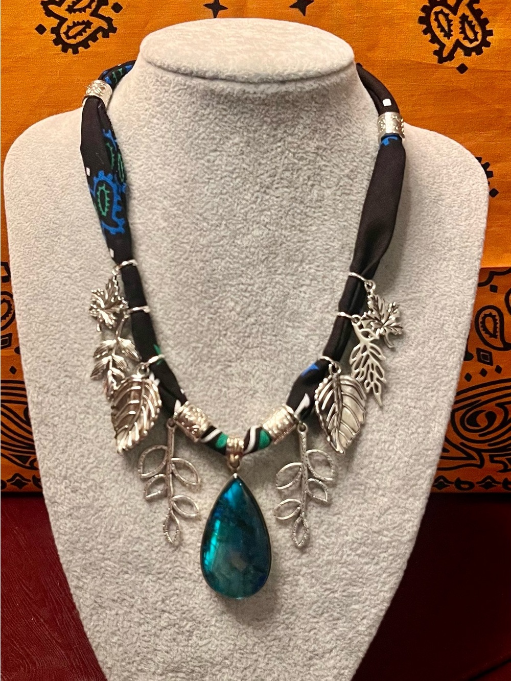 Stunning Labradorite Leaf Statement Necklace - Silver Accents